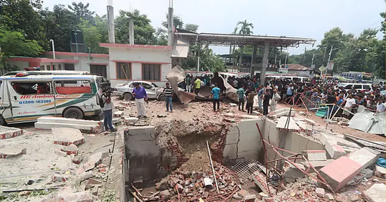 রংপুরে ফিলিং স্টেশনের গ্যাস সংরক্ষণাগারে বিস্ফোরণের ঘটনা ঘটেছে